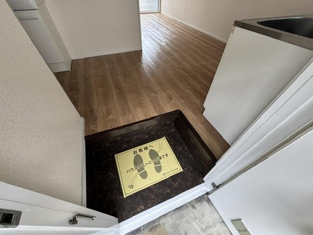 名神ハイツA棟の玄関