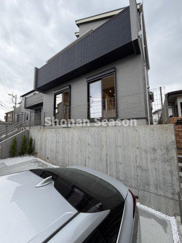 【現地画像あり】伊勢原市東大竹　全５棟　4号棟の外観|通行人の視線を気にせず暮らせる高台立地◎
よりより眺望が望めそうですね♪