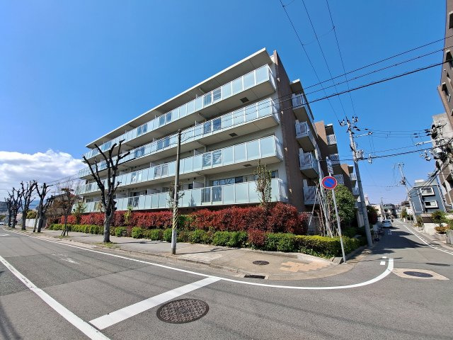 甲子園六石町ハイツ