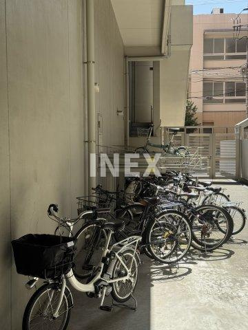 横浜市中区長者町３丁目の賃貸マンションのその他共用部分|駐輪場完備