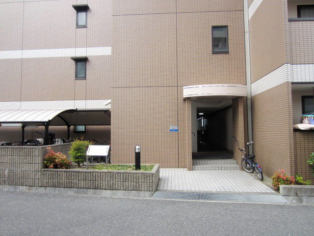 【エントランス】