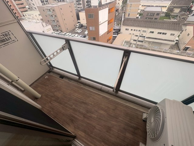SK江坂のバルコニー