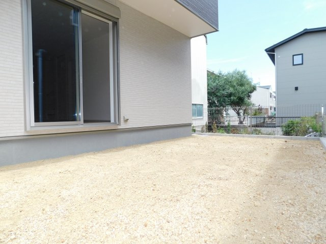 海部郡蟹江町平安２丁目の新築一戸建の庭|◇庭◇　　南に広い庭付き！　家庭菜園やＢＢＱなどが楽しめます。