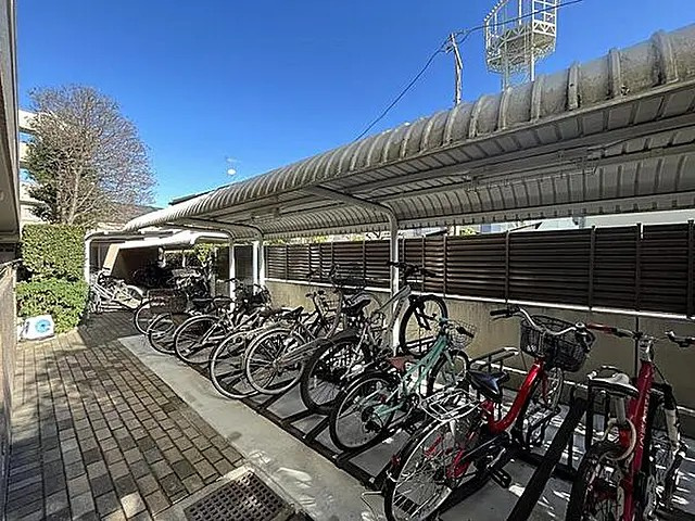 桜上水ハイムの駐輪場|桜上水ハイム：敷地内に駐車場・駐輪場ございます！（空き要確認）
