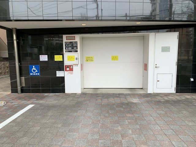福岡市中央区警固２丁目の賃貸マンションの駐車場
