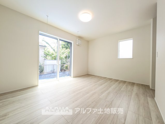 ~青梅新町7丁目~Newly Built Homeの洋室|【comfort room】
◆落ち着きのある室内◆寝室としても子ども部屋としても使いやすく、暮らしの変化にも対応できる空間。日々の時間を穏やかに過ごせます。