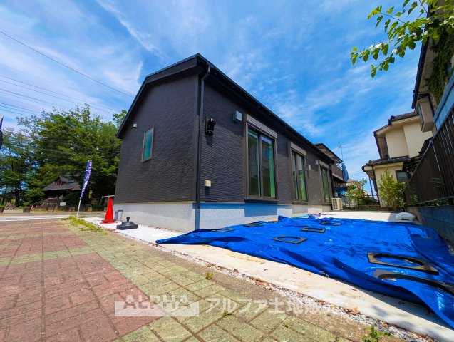 ~青梅新町7丁目~Newly Built Homeの駐車場|【Morning Light】◆朝の光から始まる暮らし◆
やわらかな光が差し込む住まい。ここで迎える朝が、慌ただしい日常に少しの余裕と穏やかな時間を届けてくれる。