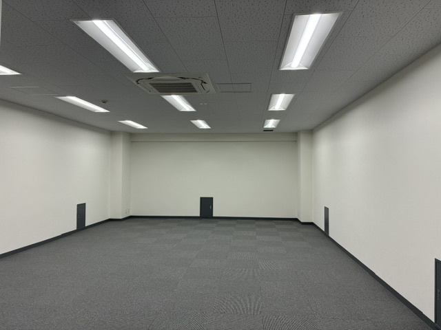 人形町ビルのエントランス