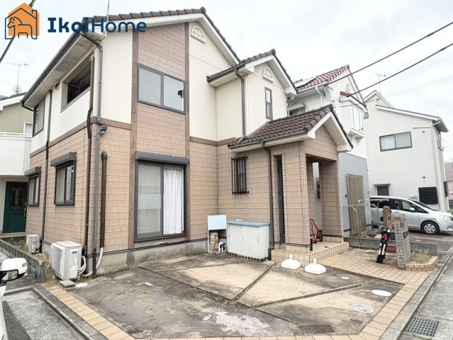 明石市二見町西二見　中古戸建のエントランス|●資料・カタログのご請求無料●二見小学校までは徒歩10分、二見中学校までは徒歩15分で通学も楽々♪