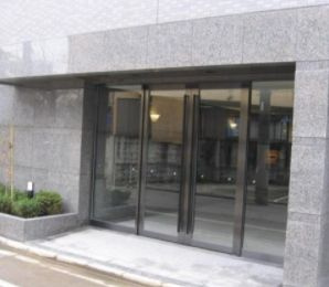 ルーブル早稲田弐番館のエントランス|落ち着いたエントランスです