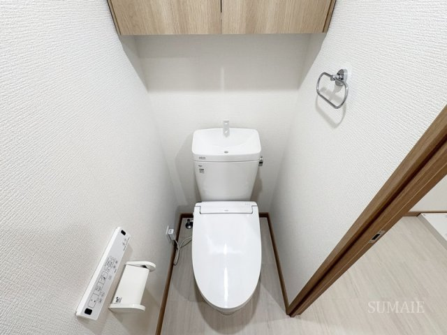 第二若木コーポのトイレ|収納のある洗浄便座付トイレ☆