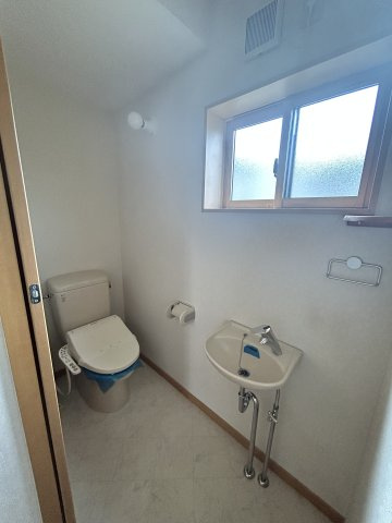 宮沖中古一戸建のトイレ