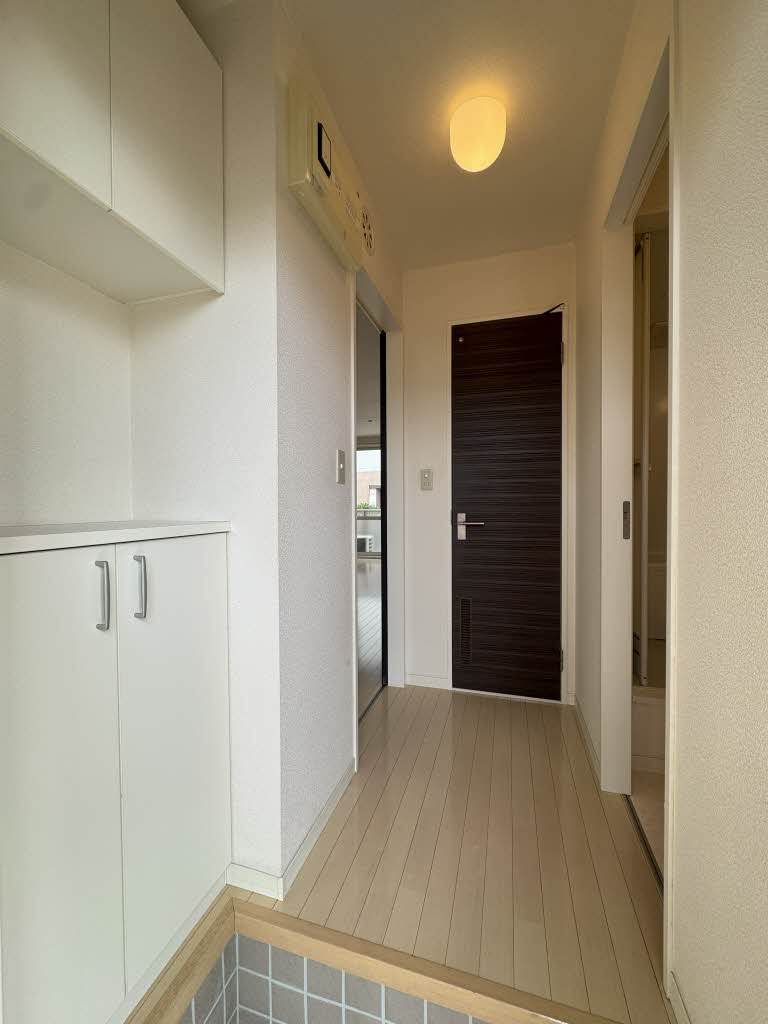 コンフォート栄の玄関