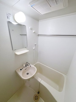 【浴室】 | シェルクレール | ※同建物ほかのお部屋の写真です。