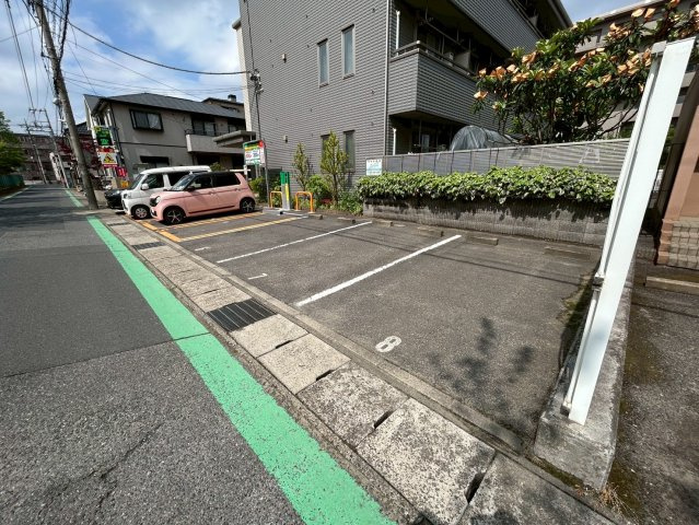【駐車場】