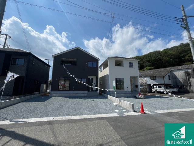 揖保郡太子町鵤　第7期　新築一戸建ての前面道路含む現地写真|周辺は落ち着いた街並みの住宅地！子育てがしやすい住環境です！まだ未完成ですが、現地でしかわからない事もございます。是非一度ご覧ください。