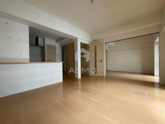 【居間・リビング】 | レジデンス・スエヒロ上本町 | ※同物件　別間取り　参考写真