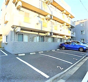 セナリオフォルム船橋の駐車場