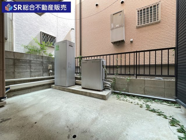 末広町中古戸建の収納|デッドスペースになりがちな階段下を有効活用した収納スペースです！