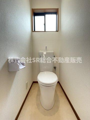 末広町中古戸建のトイレ|トイレが1Fと2Fの2箇所にあるので、来客や朝の忙しい時間帯でも順番待ちの必要なし！