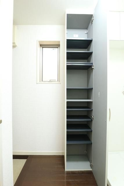 サンライズ・カーサ南大塚の収納