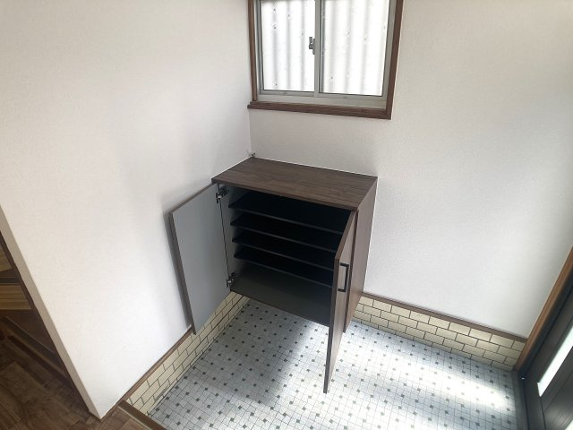Cozy唐櫃Ⅳの玄関|玄関には靴箱も有ります