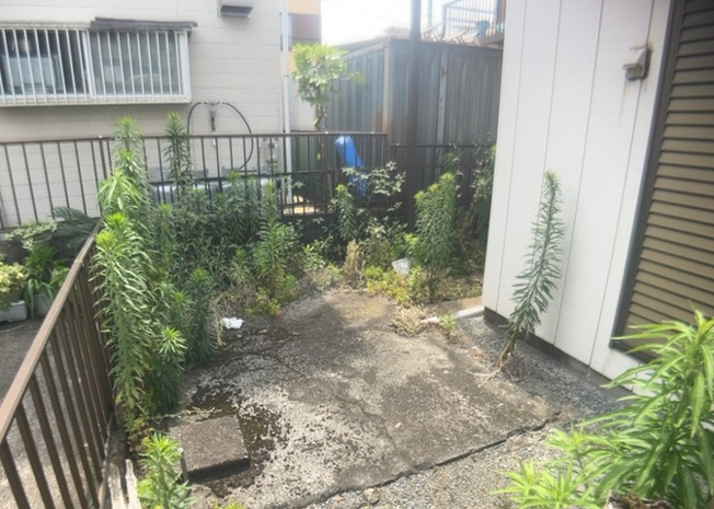 【外観】 | 土地購入を検討されている場合、境界杭がない状態で購入してしまうと境界確定測量をする必要があり、費用がかかります。購入の前に、売主、隣土地所有者立ち合いのもと境界を確定し境界杭を設置するのがベストです。