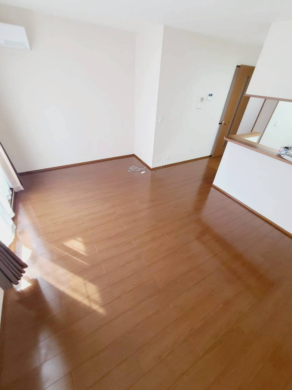 YUSEI RESIDENCE 甲子園の居間・リビング