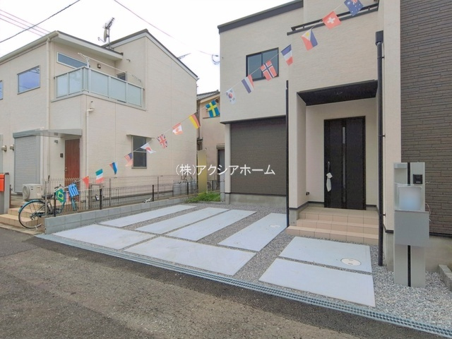 所沢市下安松・全1棟　新築一戸建　～LDK16帖～の駐車場