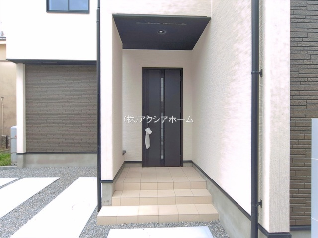 所沢市下安松・全1棟　新築一戸建　～LDK16帖～の玄関