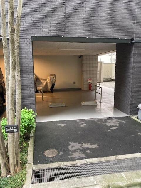 クリオ入谷の駐車場