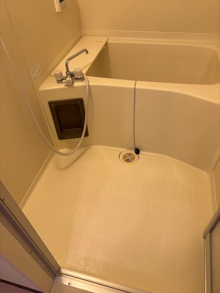 便利な追い炊き機能付きのお風呂です。換気扇付きです♪