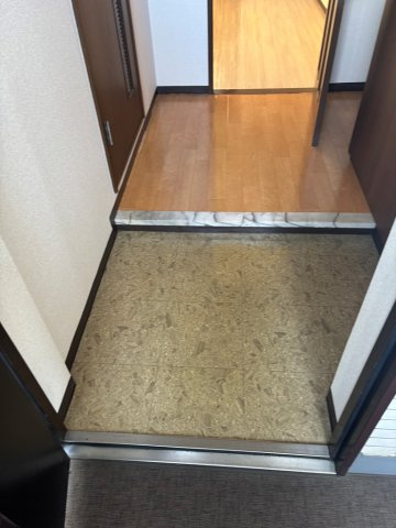 玄関スペースです。シューズボックス付きです♪