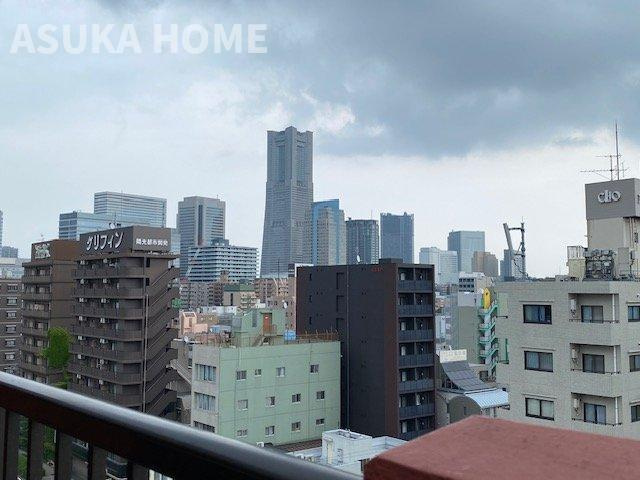 ライオンズマンション戸部の展望|前面に棟がない街を一望する開放的な１０階からの眺望は見事です。
