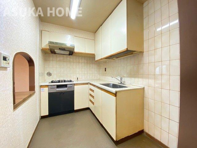 ライオンズマンション戸部のキッチン|壁付けキッチンの良さはダイニングエリアの広さの確保です!