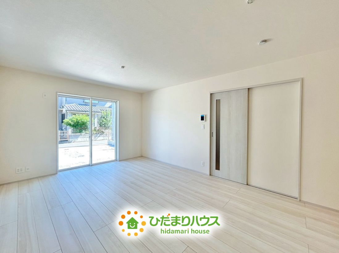 宮代町川端　新築一戸建て　04　リーブルガーデンの居間・リビング