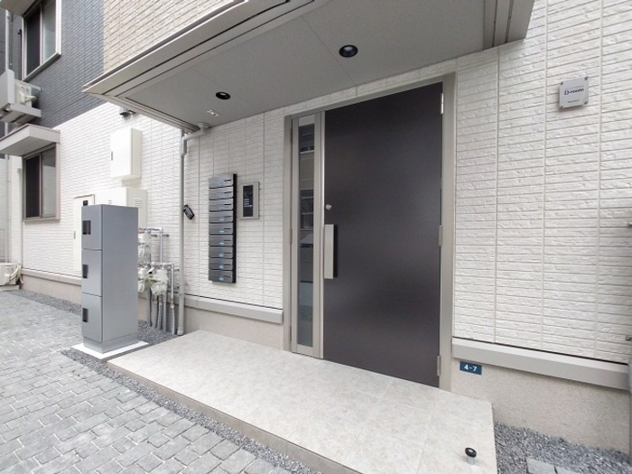 メセタ　B棟のエントランス