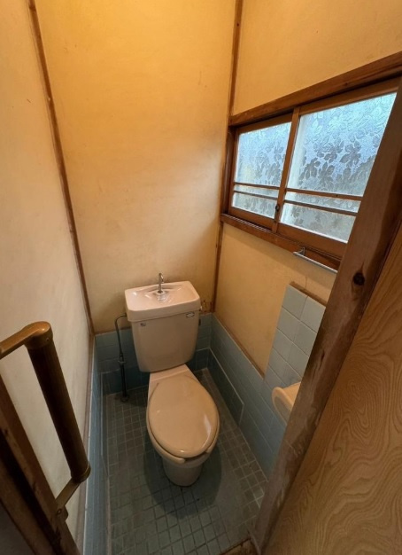 塩屋町９丁目　中古戸建　収益のトイレ