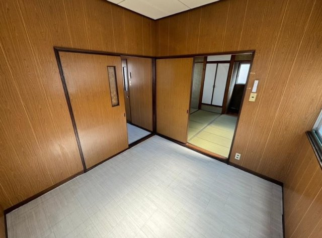 塩屋町９丁目　中古戸建　収益の洋室