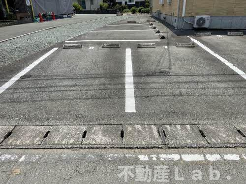 ディアノンｓｔａｇｅ　Ⅱの駐車場