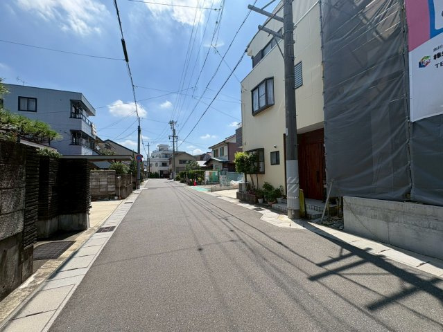 クワイエ　岐阜市青柳町第３　全１区画分譲の前面道路含む現地写真|「現地（2026年7月10日）撮影」　
■前面道路　
■ヤマダ不動産　株式会社リライフ