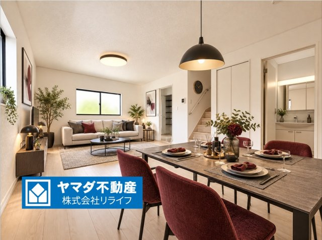 クワイエ　岐阜市青柳町第３　全１区画分譲の居間・リビング|※家具はCGによるイメージ　フローリング材は木目調でナチュラルな美しさ。様々な傷やクラックの発生を大幅に抑える特殊加工済みです。