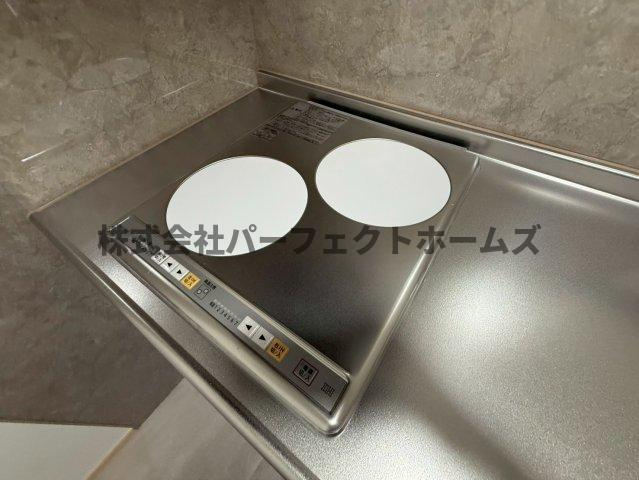 メゾンヴィオレ翔開のキッチン|コンパクトなキッチンで掃除もラクラク