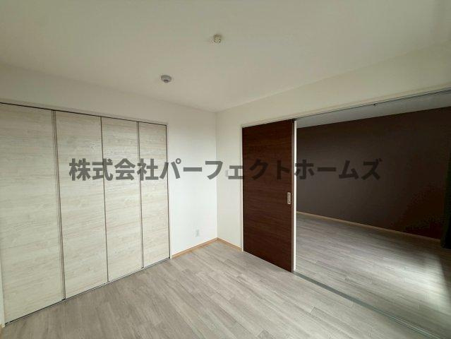 メゾンヴィオレ翔開の洋室|落ち着いた色調の洋室です