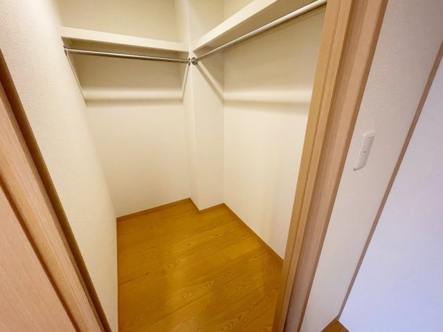 ハニーテラスの収納|広々使えるウォークインクローゼット