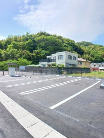 ブリーズガーデン　Ⅱの駐車場