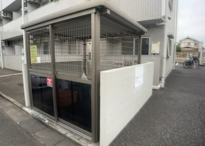 【設備】 | クリオ西八王子壱番館 | 共有部分は、住民なら誰もが使える設備のこと。例えば駐車場やエレベーター、インターネット設備、セキュリティ設備などがあります。他にも、マンションの廊下・外部階段やエントランス・ゴミ置き場などがあります。