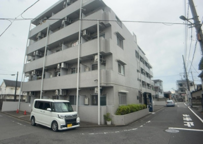 【構造・工法・仕様】 | クリオ西八王子壱番館 | ＲＣ造、Reinforced Concreteは直訳すると補強されたコンクリートです。主に柱や梁・床・壁が鉄筋とコンクリートで構成おり、鉄筋を組んだ型枠にコンクリートを流し込んで固めたものを指します。