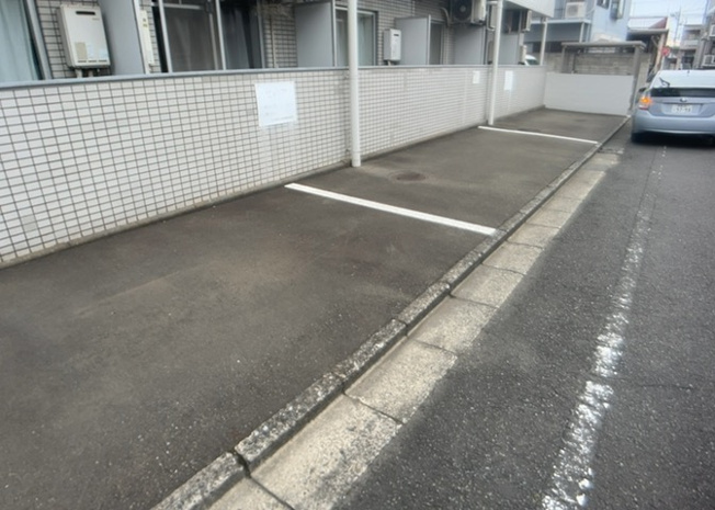 【駐車場】 | クリオ西八王子壱番館 | 駐車場と明記されていても、最小スペースでつくられた駐車場だと大型車は駐車できなかったり、出入りしにくくなったりする可能性があります。お車のサイズと購入したい物件の駐車場のサイズを現地で確認しましょう。