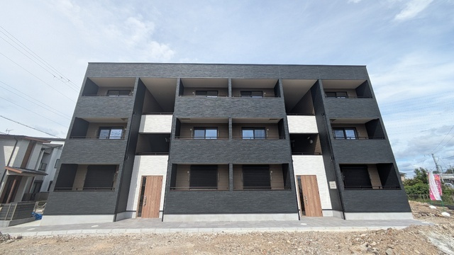 MISTRAL手柄山平和公園駅前の外観